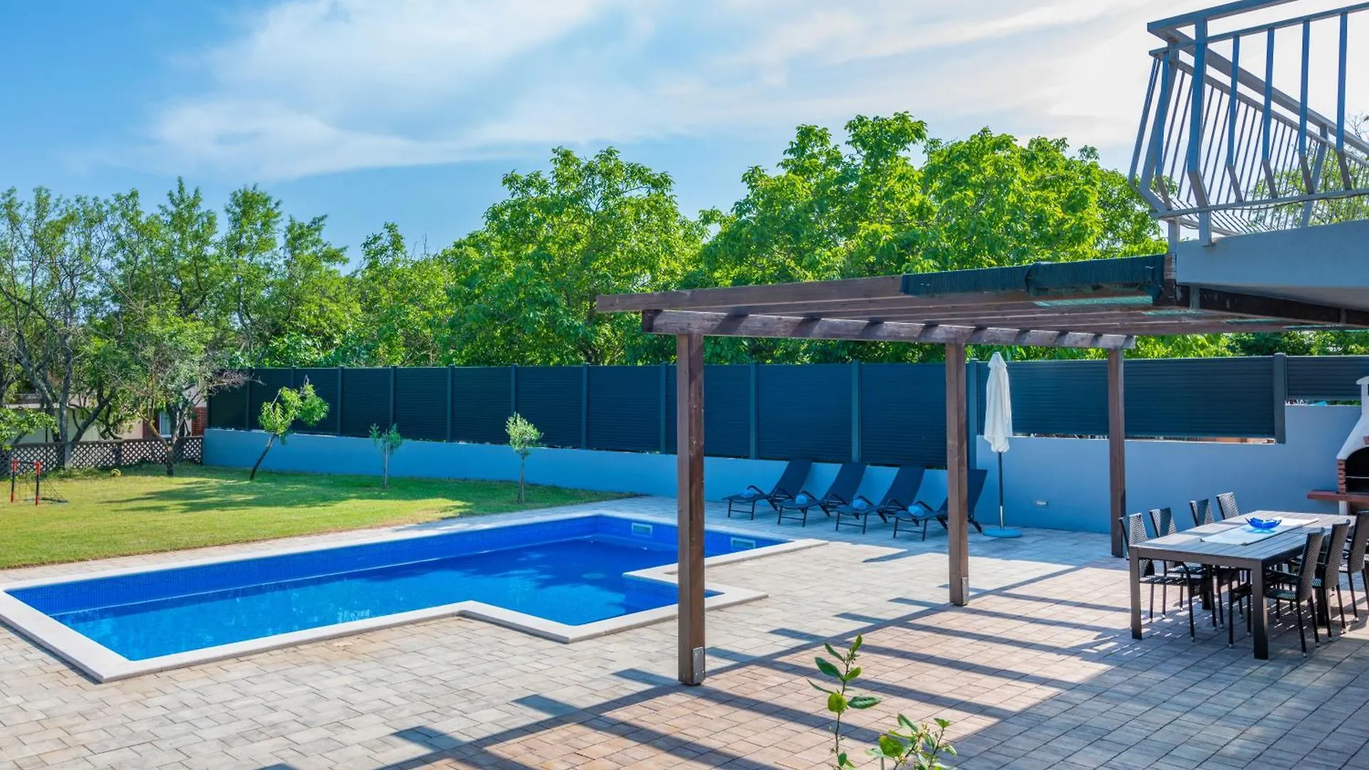 Family Friendly Villa With Pool And Garden Labin